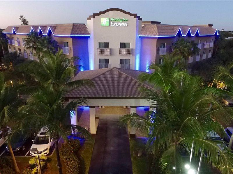 Holiday Inn Express & Suites Naples Downtown - 5Th Avenue By Ihg Eksteriør bilde
