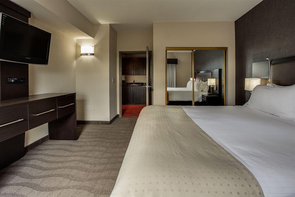 Holiday Inn Express & Suites Naples Downtown - 5Th Avenue By Ihg Eksteriør bilde