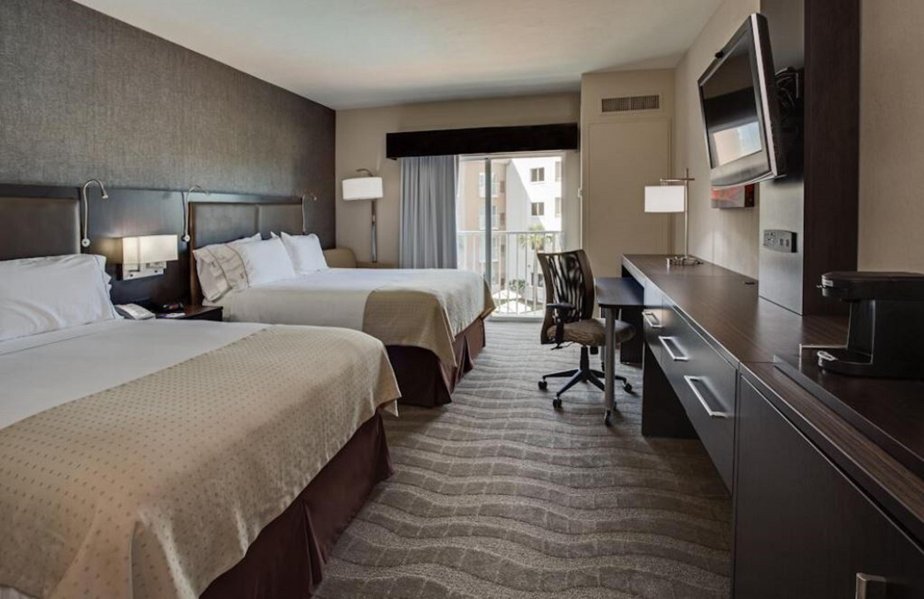 Holiday Inn Express & Suites Naples Downtown - 5Th Avenue By Ihg Eksteriør bilde