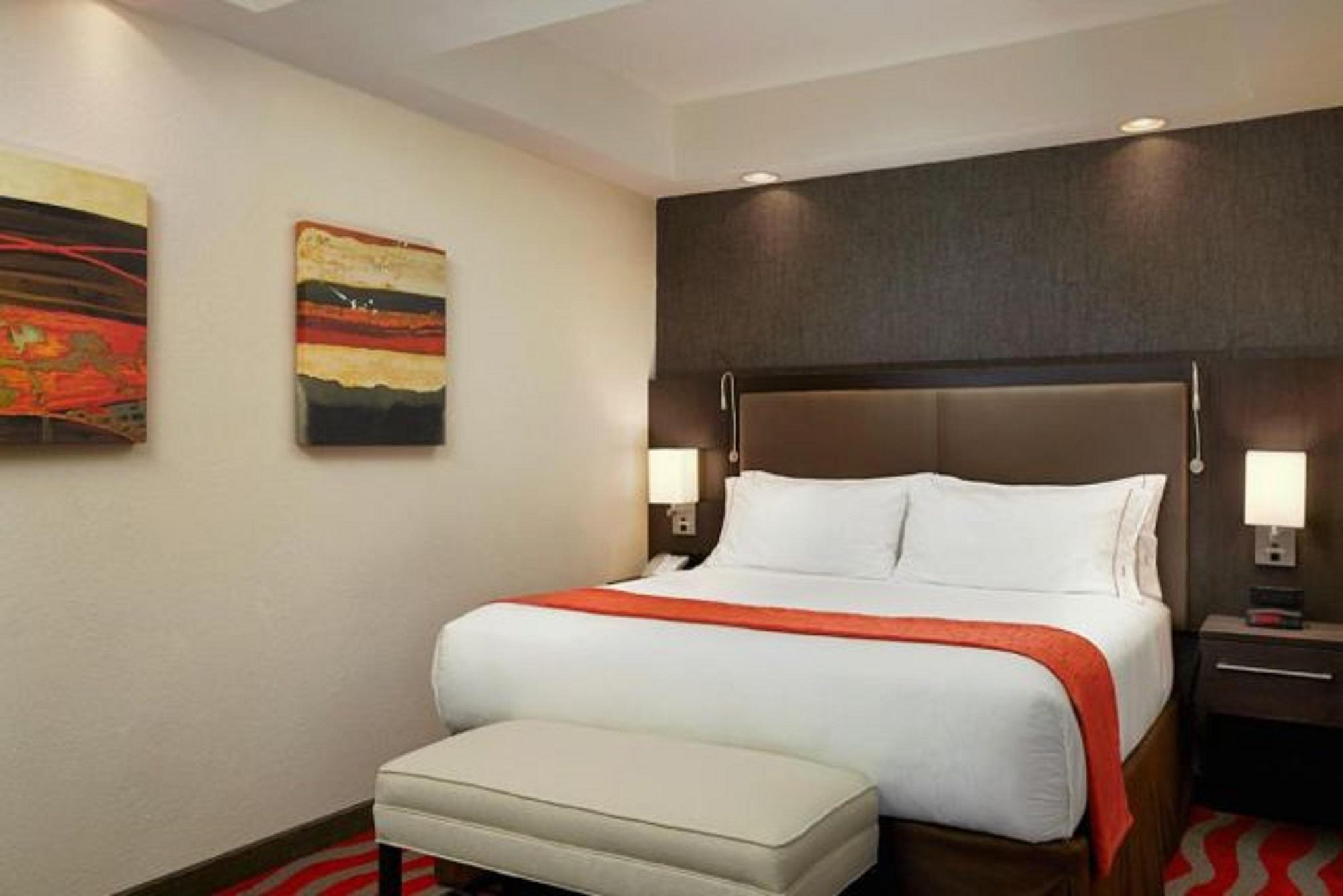 Holiday Inn Express & Suites Naples Downtown - 5Th Avenue By Ihg Eksteriør bilde