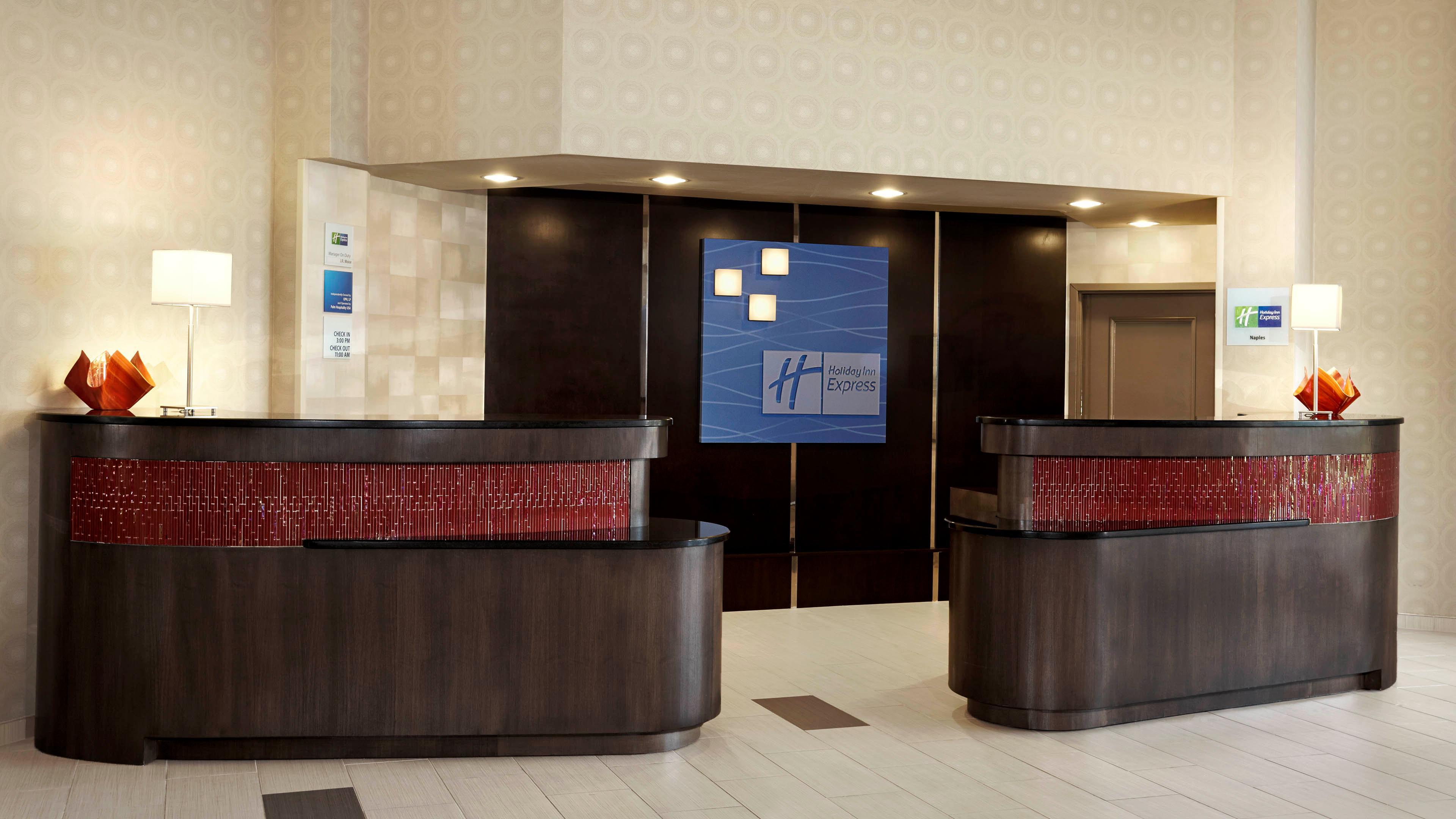 Holiday Inn Express & Suites Naples Downtown - 5Th Avenue By Ihg Eksteriør bilde