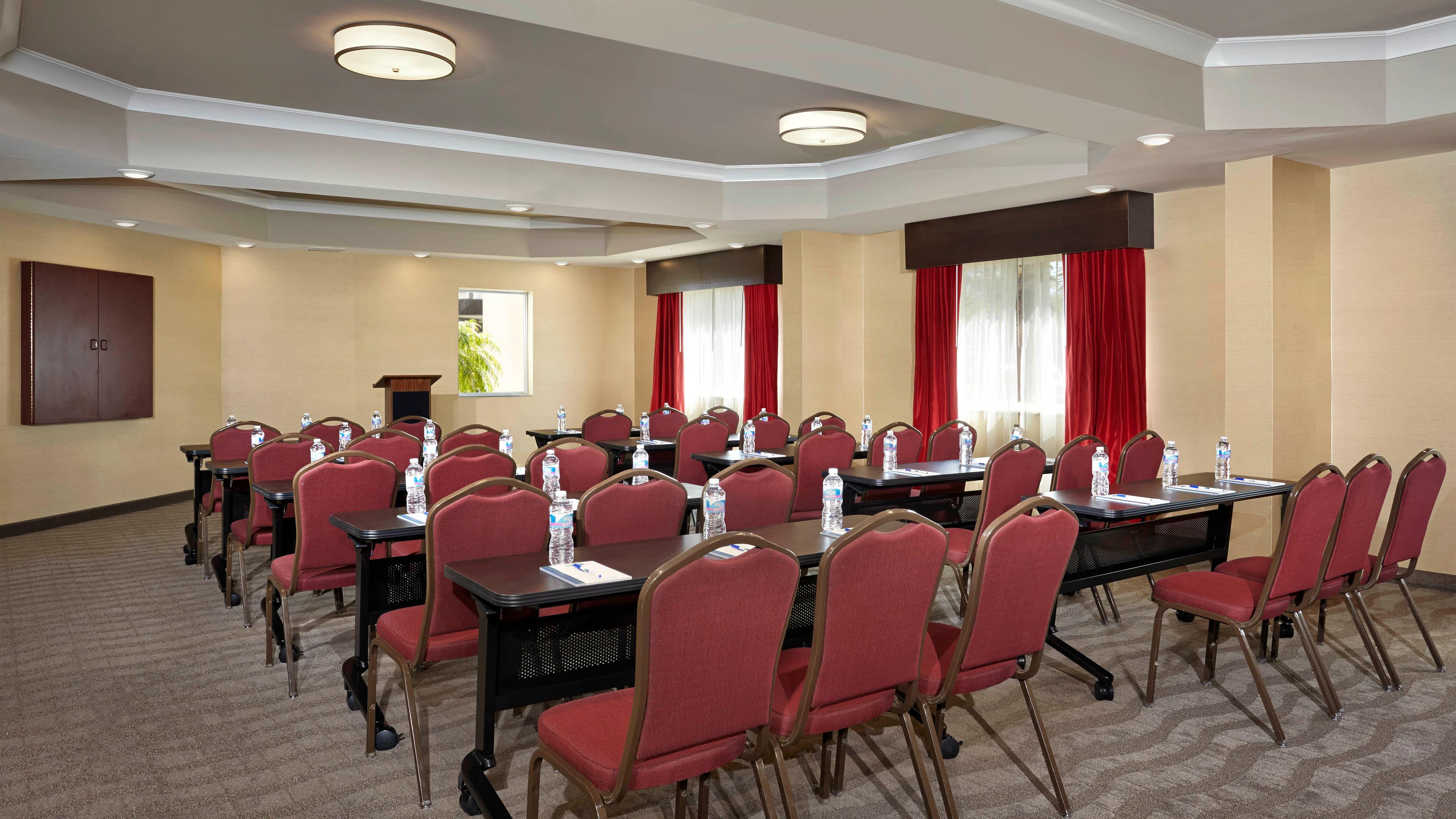 Holiday Inn Express & Suites Naples Downtown - 5Th Avenue By Ihg Eksteriør bilde