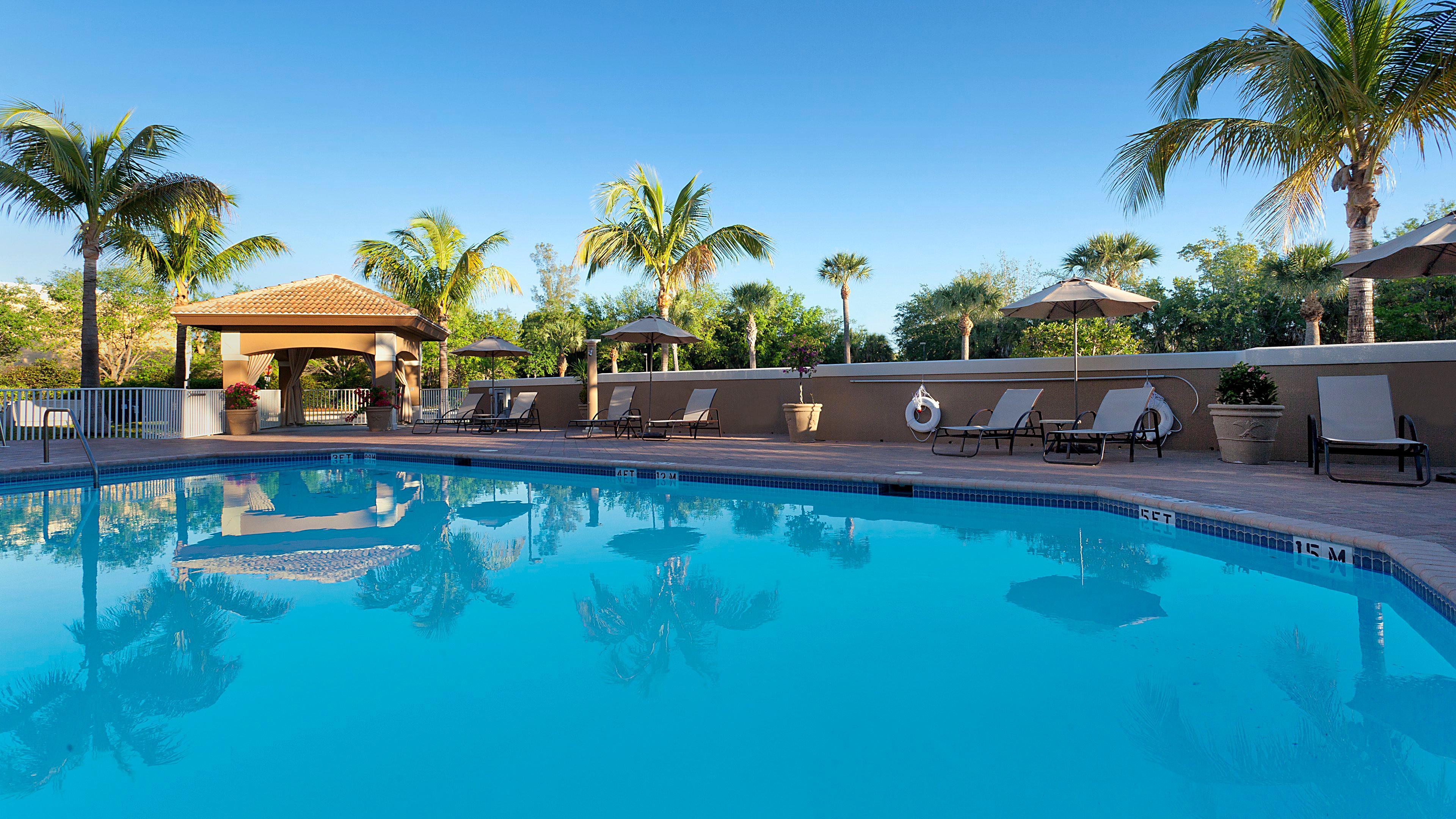 Holiday Inn Express & Suites Naples Downtown - 5Th Avenue By Ihg Eksteriør bilde