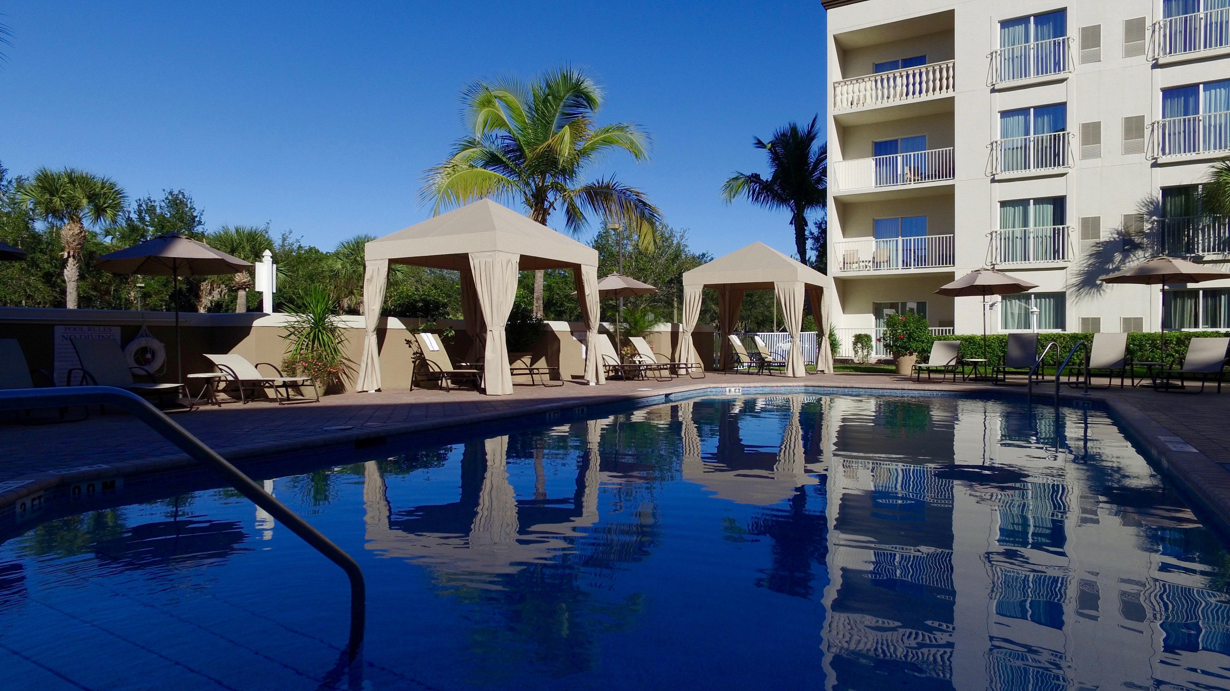 Holiday Inn Express & Suites Naples Downtown - 5Th Avenue By Ihg Eksteriør bilde