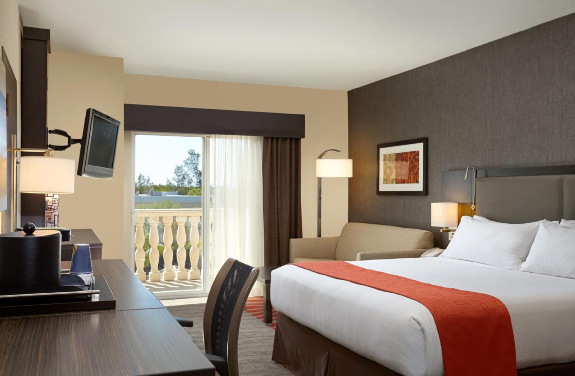 Holiday Inn Express & Suites Naples Downtown - 5Th Avenue By Ihg Eksteriør bilde
