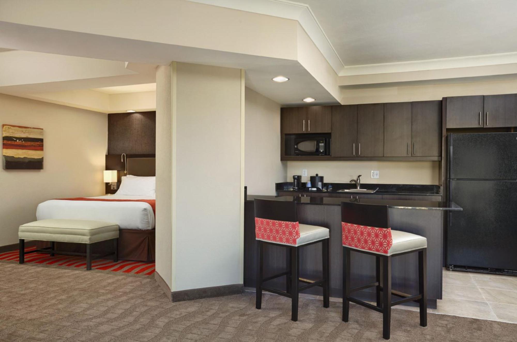 Holiday Inn Express & Suites Naples Downtown - 5Th Avenue By Ihg Eksteriør bilde